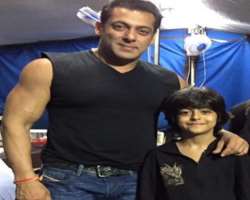He also worked with popular actors like Salman Khan Sonakshi Sinha while working in film “Dabangg 3.”